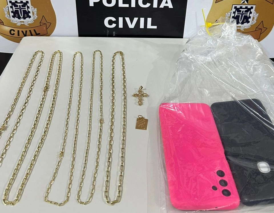 Polícia prende doméstica e empresário envolvidos em furtos de joias avaliadas em R$ 200 mil