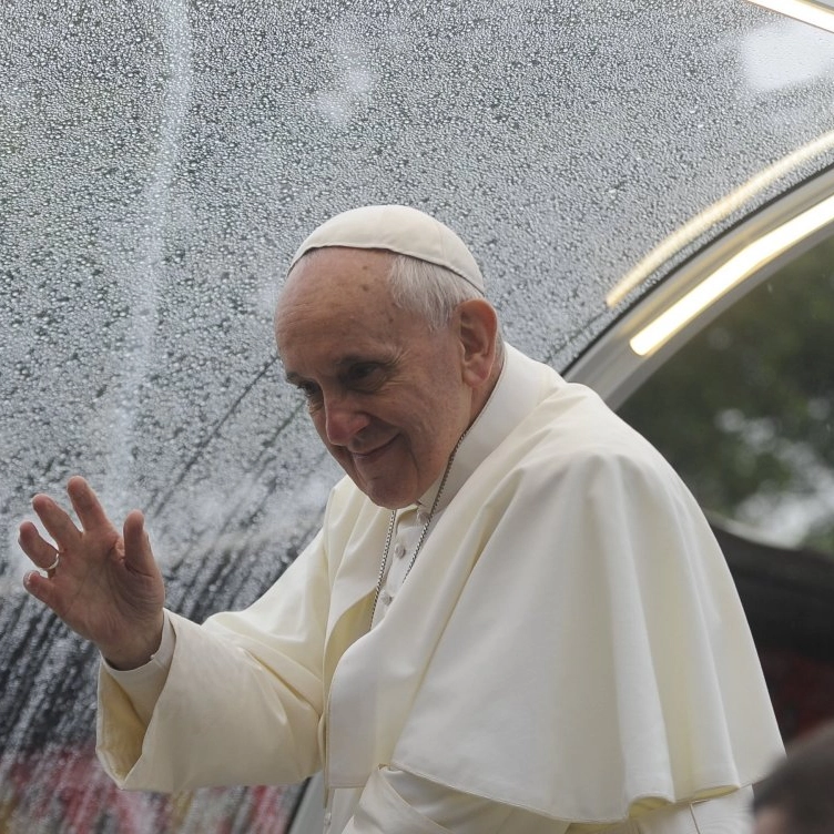 Comissão  do Vaticano pede indenização de vítimas de abuso