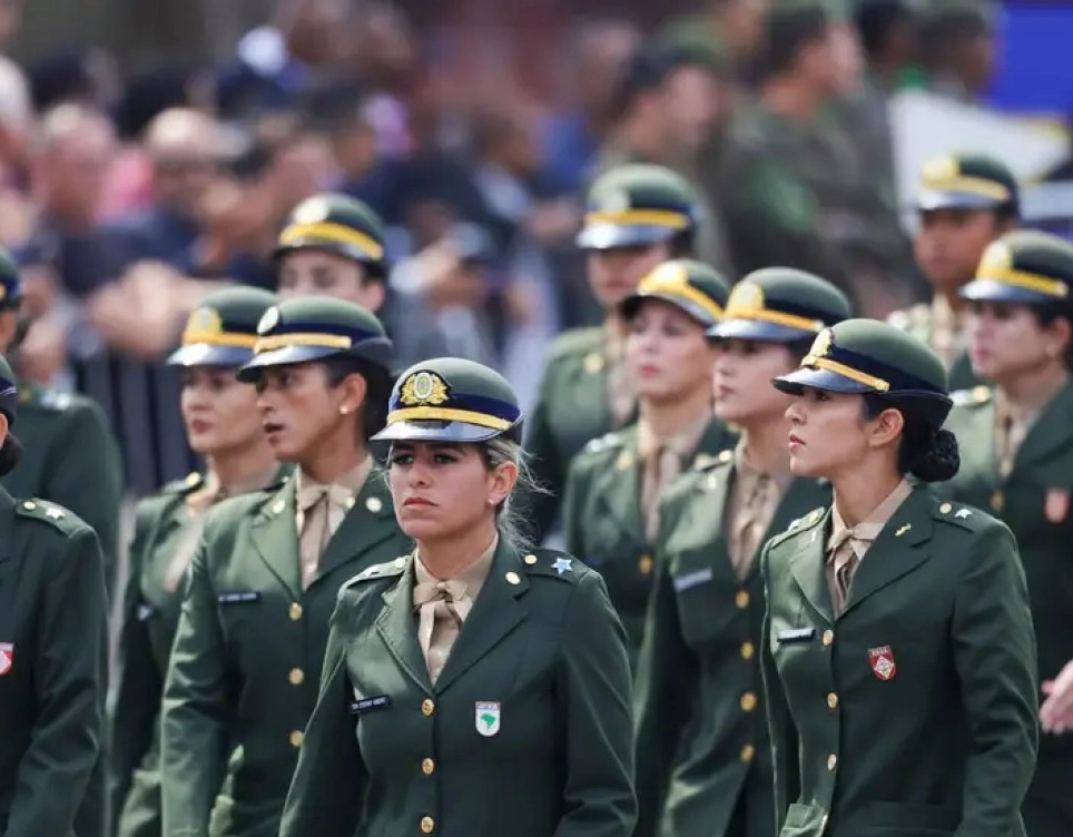Prefeituras-Bairro de Salvador oferecem alistamento militar para mulheres