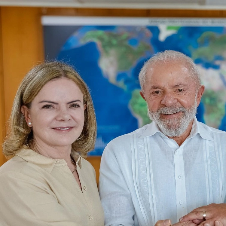 Gleisi Hoffmann e Alexandre Padilha assumem Secretaria de Relações Institucionais e da Saúde