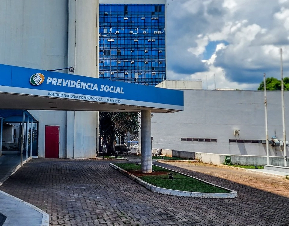 PF investiga uso de funerária em esquema de fraude e lavagem de dinheiro no INSS