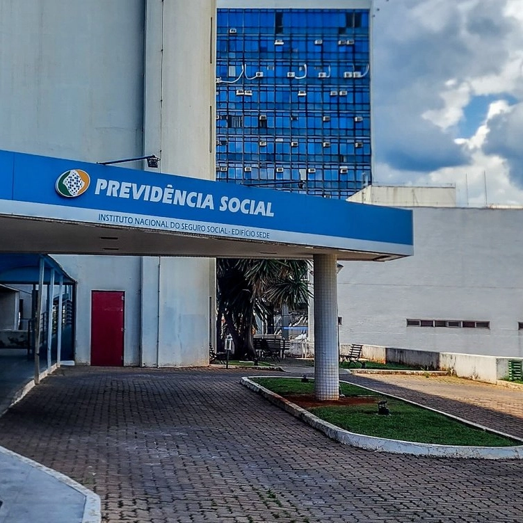 PF investiga uso de funerária em esquema de fraude e lavagem de dinheiro no INSS