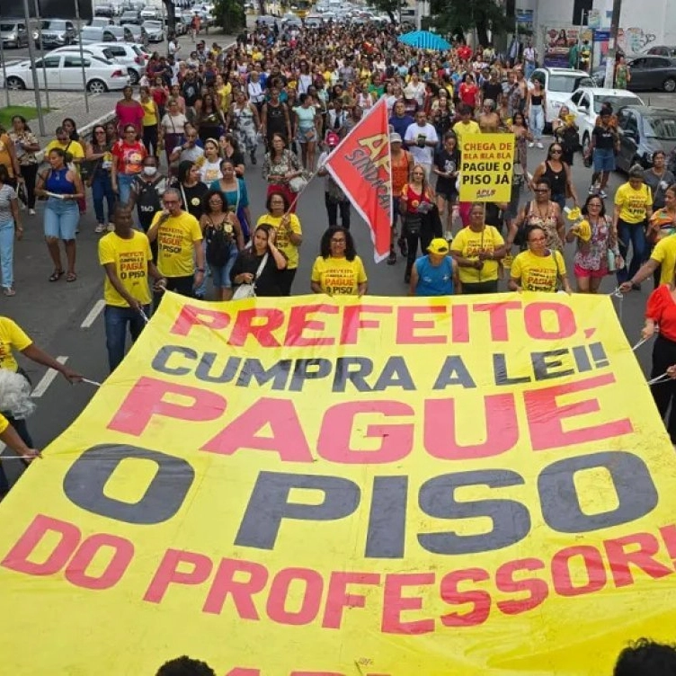 Câmara de Salvador vota reajuste para professores nesta quinta-feira