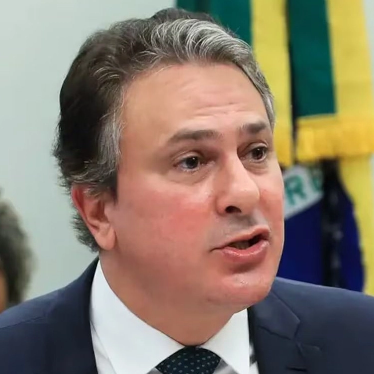 MEC estuda uso de inteligência artificial para corrigir redações do Enem