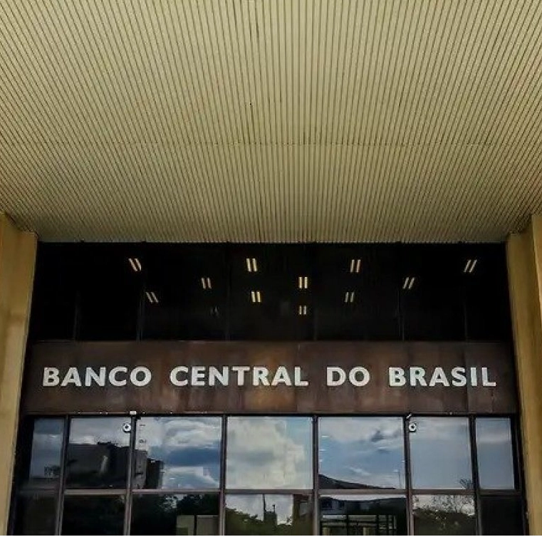 Copom deve manter Selic no maior nível em quase 20 anos, mas mercado vê risco de nova alta