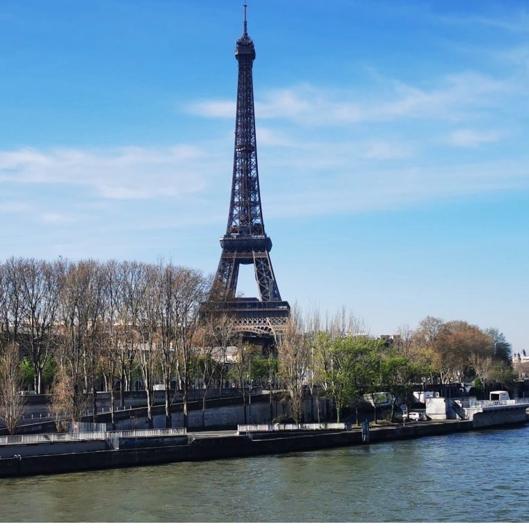 Parisienses voltam a nadar no Rio Sena após 102 anos de proibição