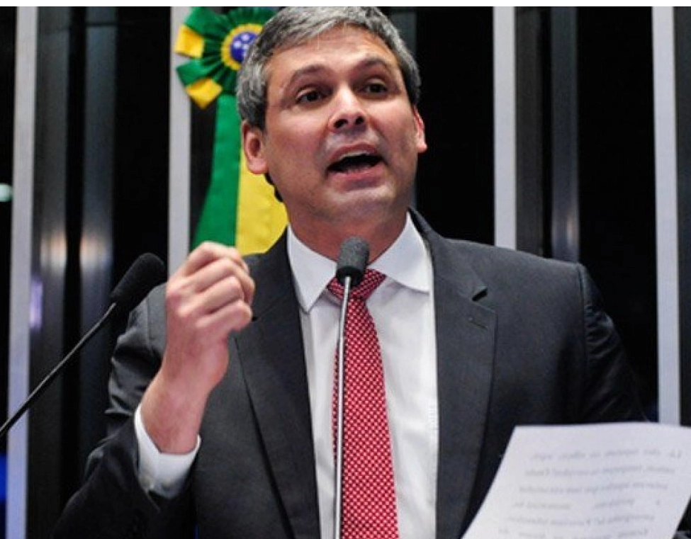 PT propõe projeto para limitar supersalários no serviço público