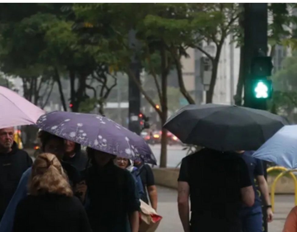 Salvador e mais de 50 cidades baianas entram em alerta de chuvas intensas 