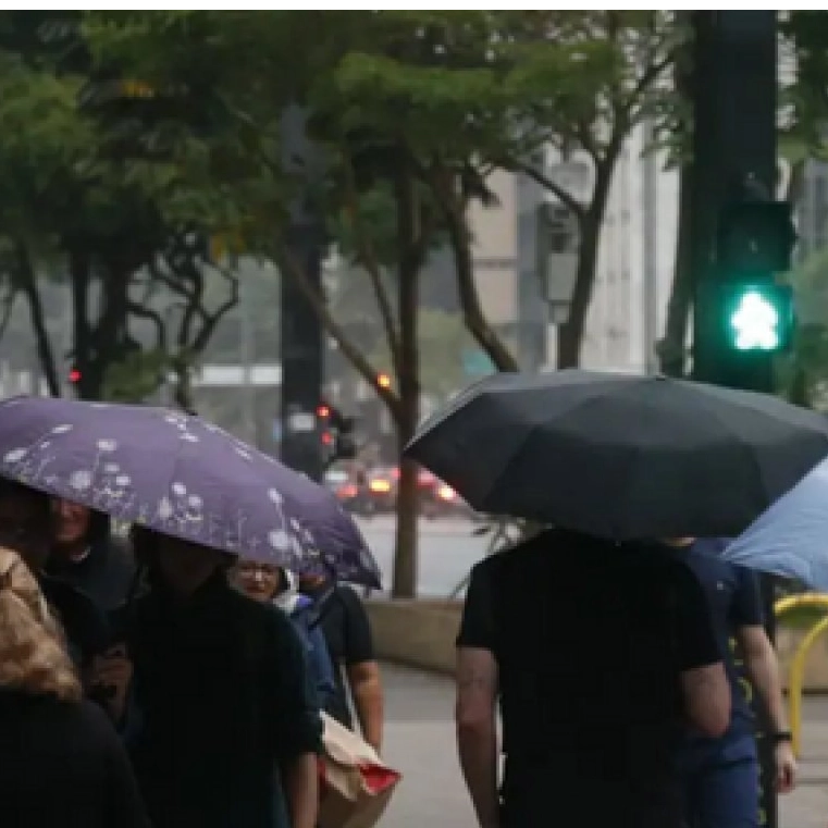Salvador e mais de 50 cidades baianas entram em alerta de chuvas intensas 