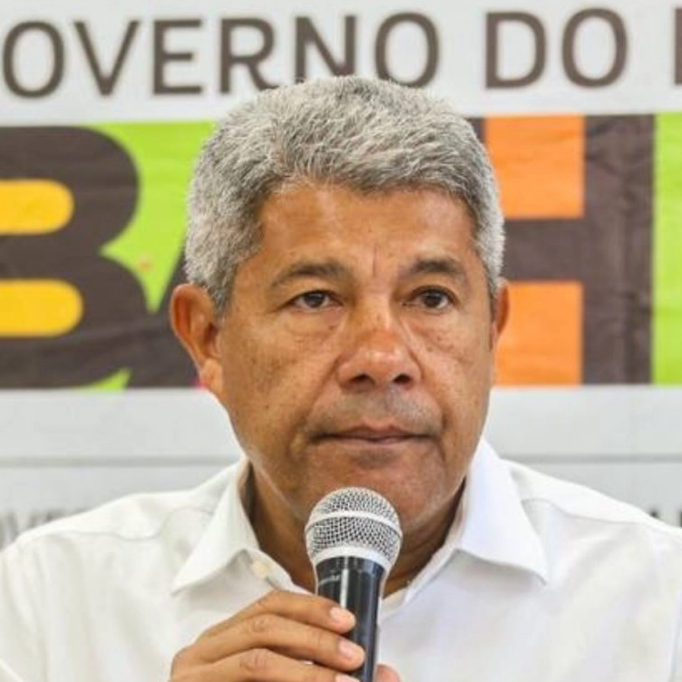Jerônimo sanciona reajuste no serviço público e mudanças na PM do estado