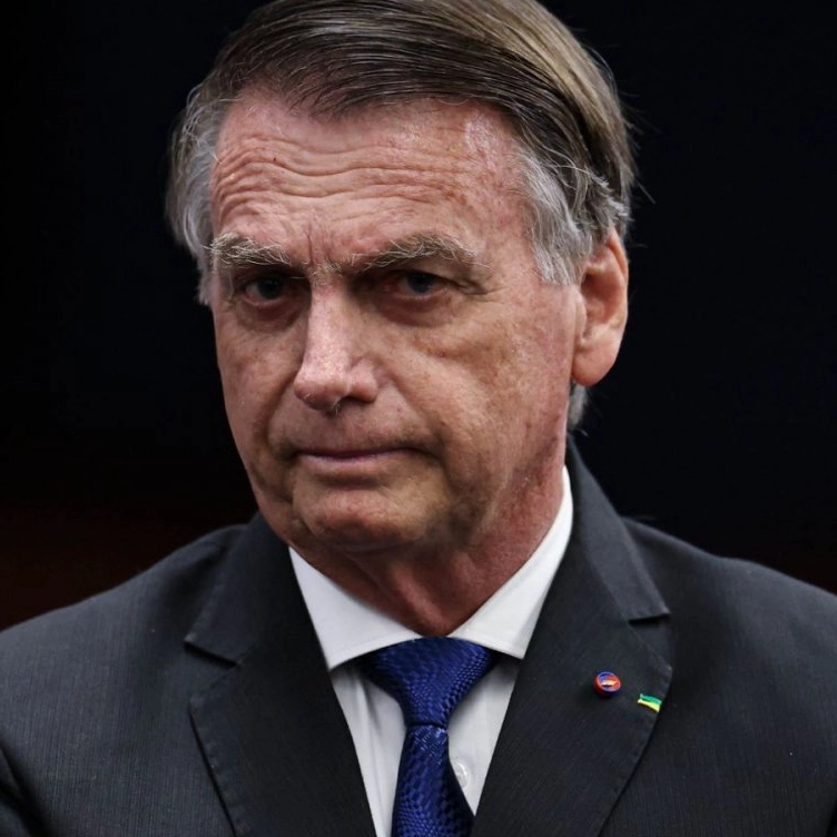 Defesa de Bolsonaro espera início da execução da pena em novembro