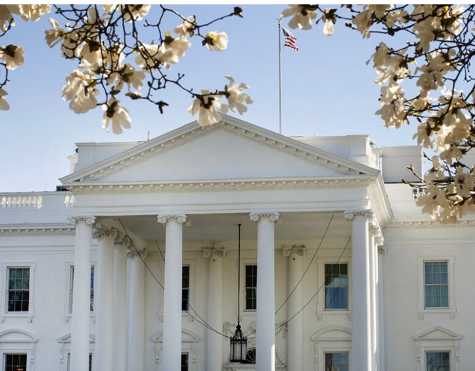 Governo dos EUA restringe acesso de jornalistas à Casa Branca