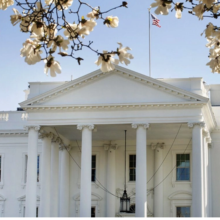 Governo dos EUA restringe acesso de jornalistas à Casa Branca