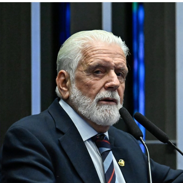 Wagner vê impacto na Bahia com indicação de Flávio Bolsonaro à Presidência