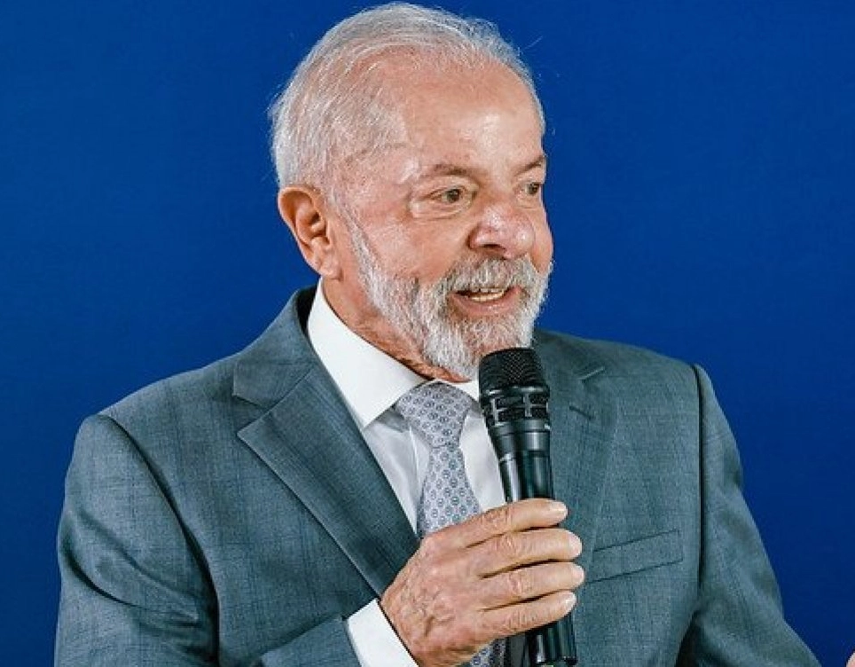 Lula avalia veto a projeto sobre penas do 8 de janeiro