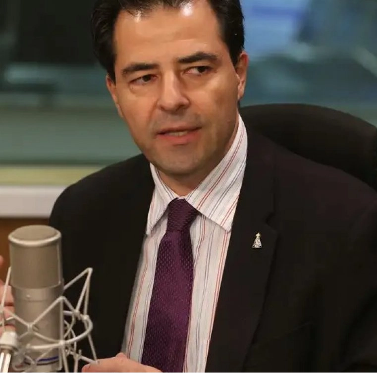 Defesa de Bolsonaro pede inclusão de Adolfo Sachsida em ação no STF