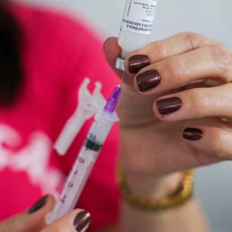 Salvador amplia vacinação gratuita contra HPV para jovens de 15 a 19 anos