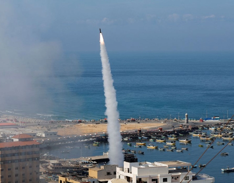 Segundo dia de conflito no Oriente Médio tem troca de tiros entre grupo libanês e Israel