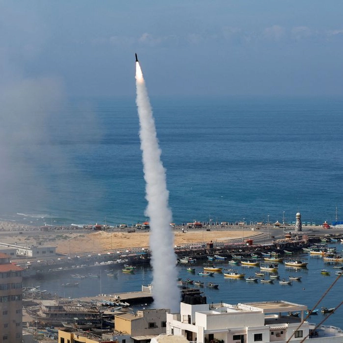 Segundo dia de conflito no Oriente Médio tem troca de tiros entre grupo libanês e Israel