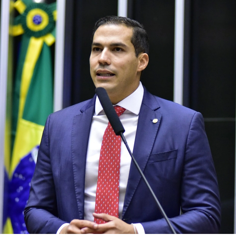 Gabriel Nunes celebra sanção de Lula que garante R$ 27 bilhões para estados e municípios