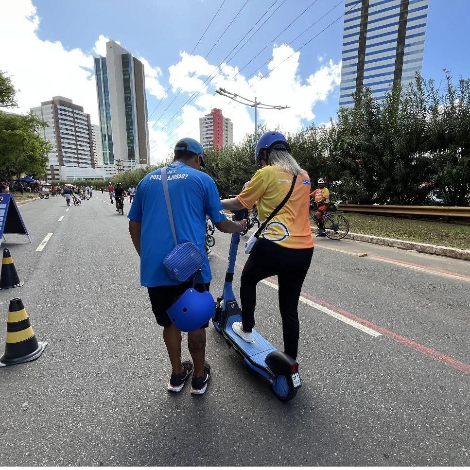 Salvador terá escolas fixas de condução segura para patinetes elétricos aos domingos de junho