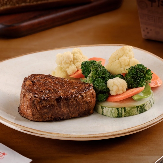 Queridinha dos colecionadores, tradicional faca para steaks do Outback volta aos restaurantes da rede; saiba como garantir a sua