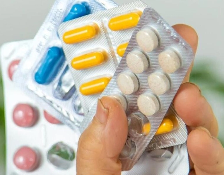 Norma da Anvisa autoriza enfermeiros a prescreverem antibióticos; associação de médicos reclama