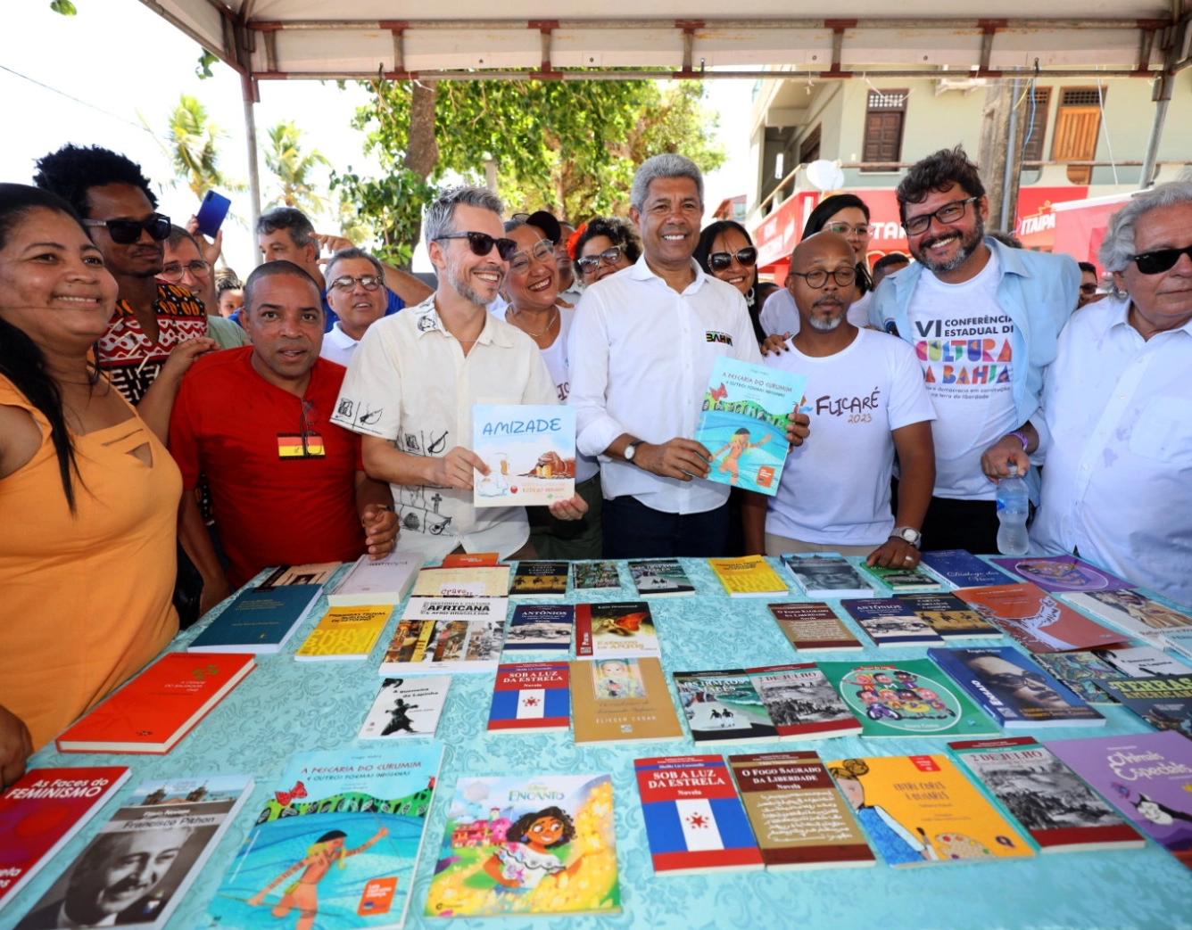 Governo entrega reforma do mercado municipal de Itacaré, inaugura obras e autoriza novos investimentos