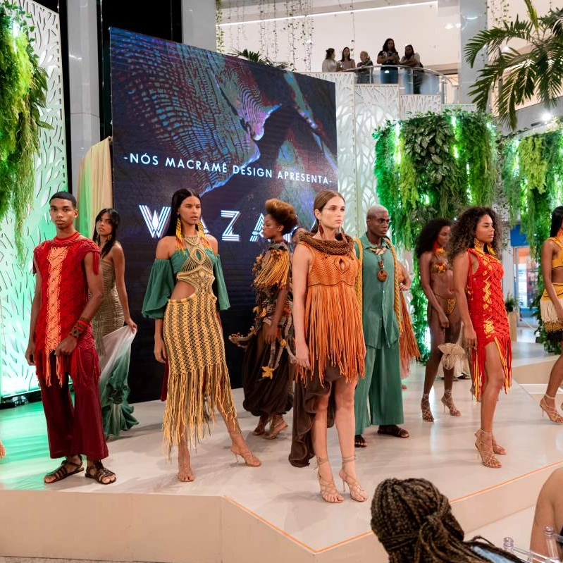 Moda: Artesania e ancestralidade marcam desfile do Barra Fashion 2024