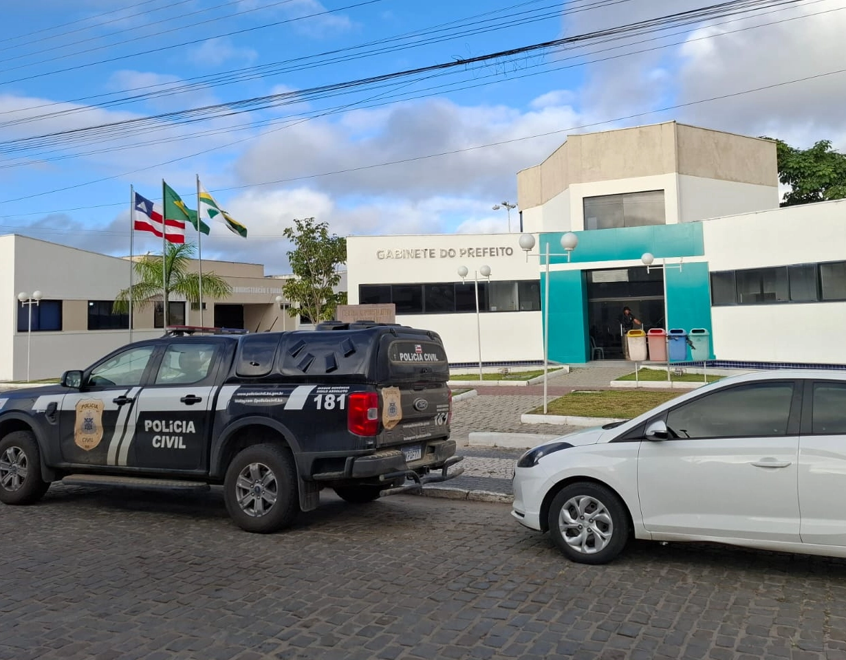 Santaluz: polícia vai à casa de prefeito em investigação que apura desvio de até R$ 600 mil