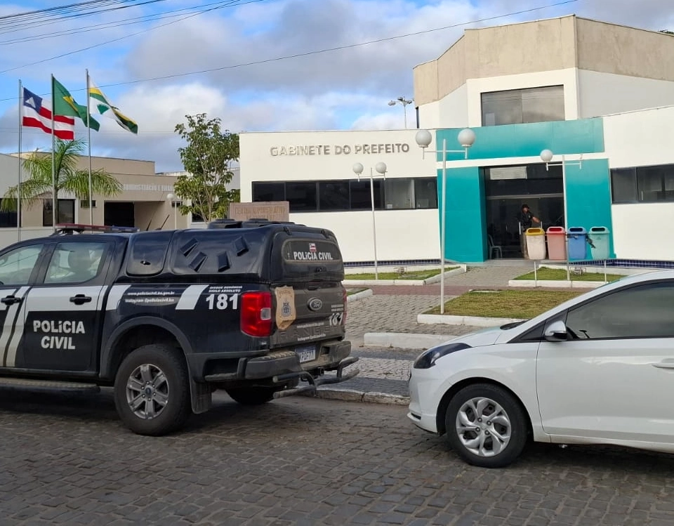 Criação coordenada de MEI, fragilidade e mais: Prefeitura baiana é denunciada ao MP mais uma vez por problema no transporte escolar
