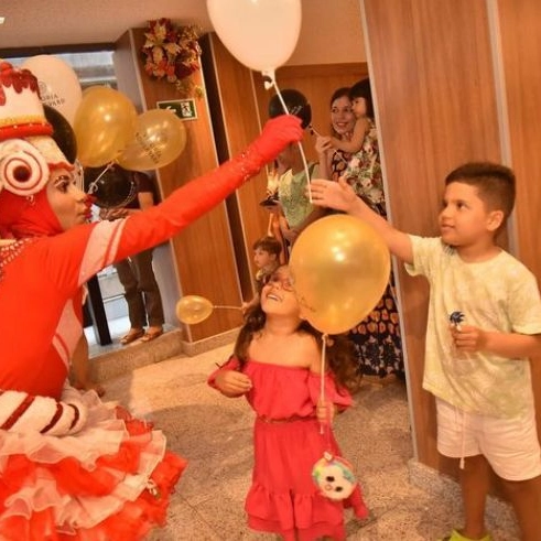 Shopping Vitória Boulevard estreia decoração de Natal junto com desfile do Papai Noel pela Vitória