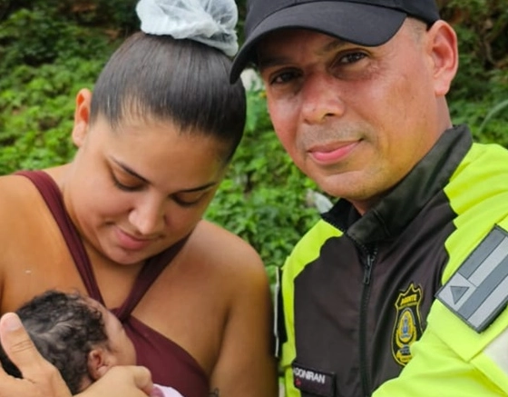 Durante blitz, agente da Transalvador salva bebê que estava engasgada