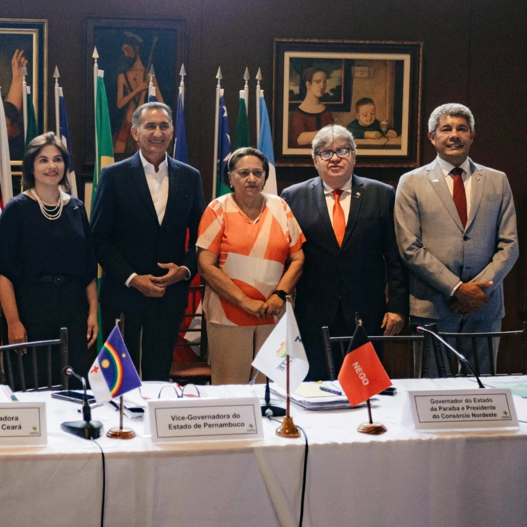 Em Recife, Jerônimo participa da assembleia geral do Consórcio Nordeste e trata de assuntos relacionados à estiagem com a Sudene