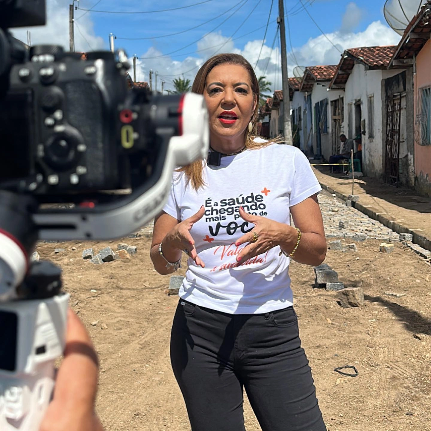 Cidade baiana tem dois prefeitos em menos de 24 horas e festa nas ruas; entenda