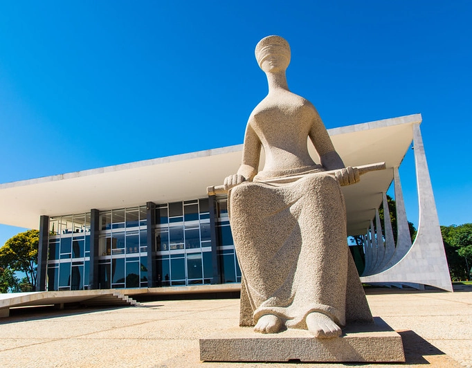 STF torna seis aliados de Bolsonaro réus por envolvimento em trama golpista