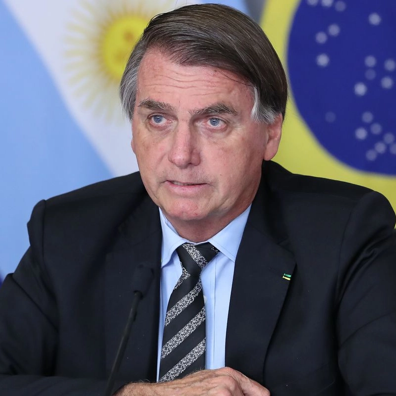 TSE tem dois votos para condenar Bolsonaro; sessão será retomada na terça