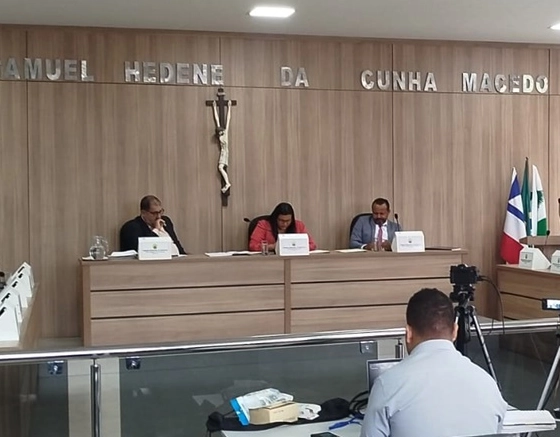 Vereadores e servidores de cidade baiana podem ficar sem salário; entenda