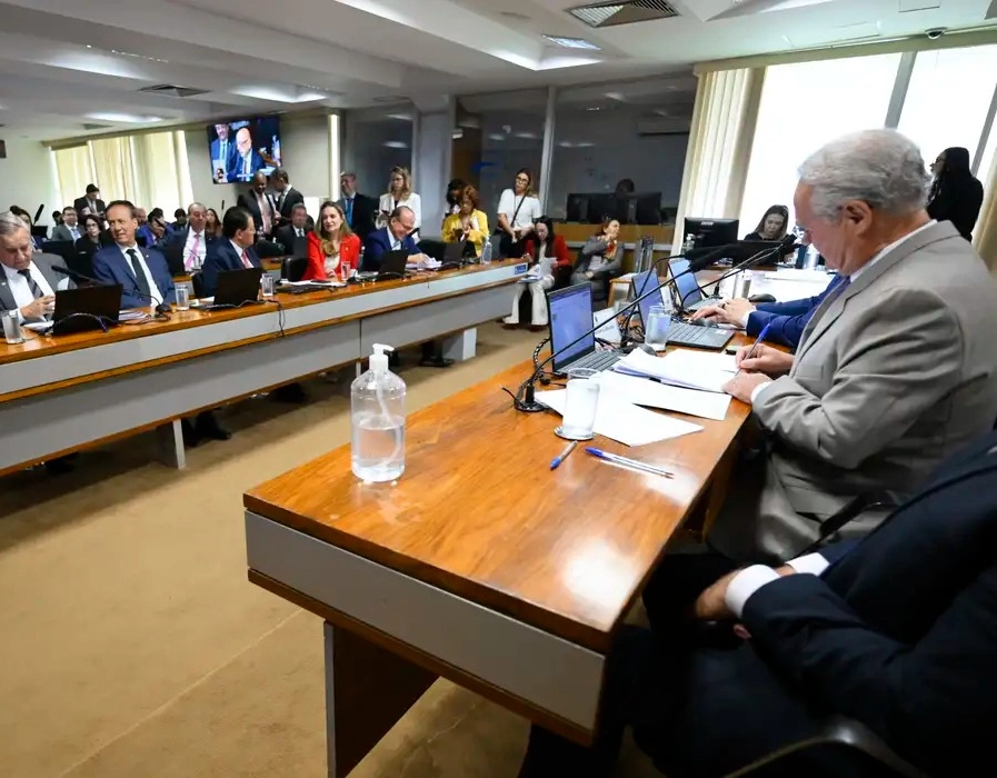 Senado aprova isenção de IR para salários até R$ 5 mil