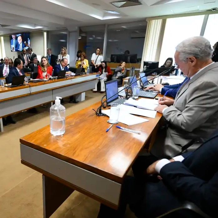 Senado aprova isenção de IR para salários até R$ 5 mil
