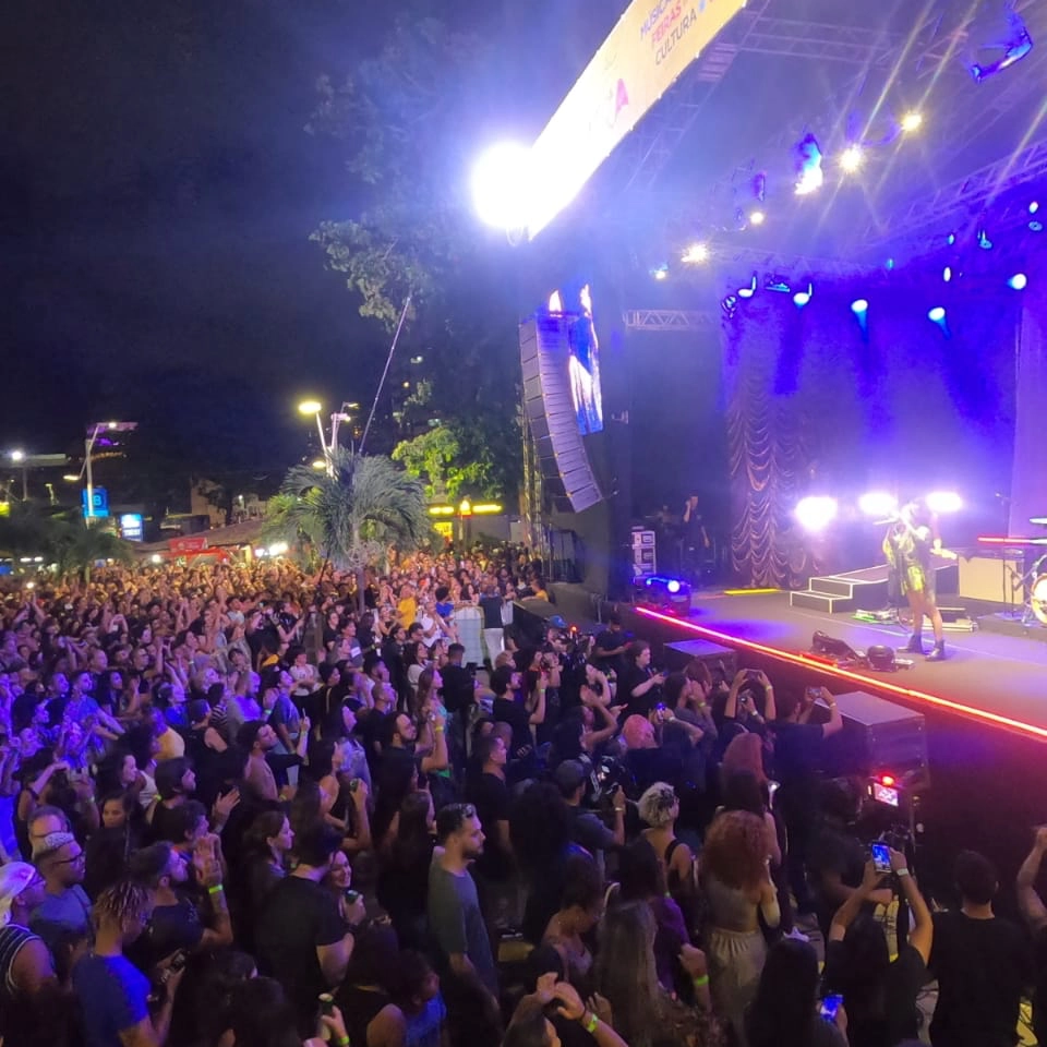 Com Largo da Mariquita lotado, Pitty faz show histórico no Festival da Primavera