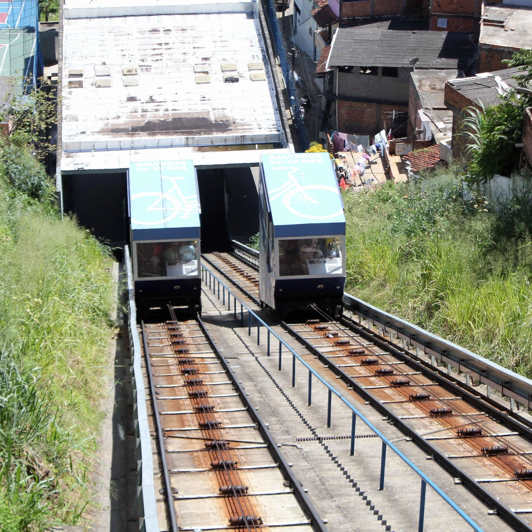 Plano Inclinado Liberdade-Calçada volta a operar na capital