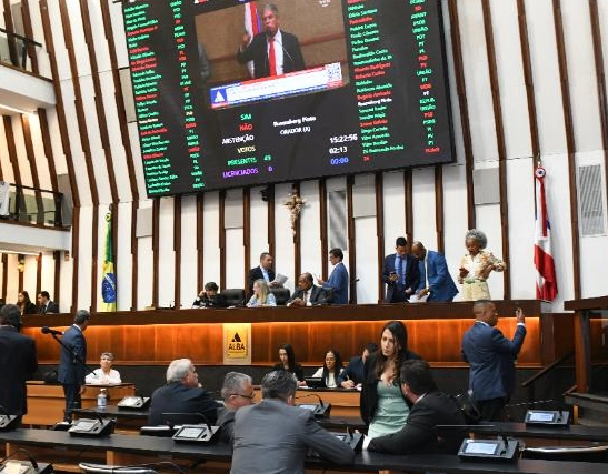 Deputados autorizam Jerônimo a contrair empréstimo de R$ 4,5 bilhões