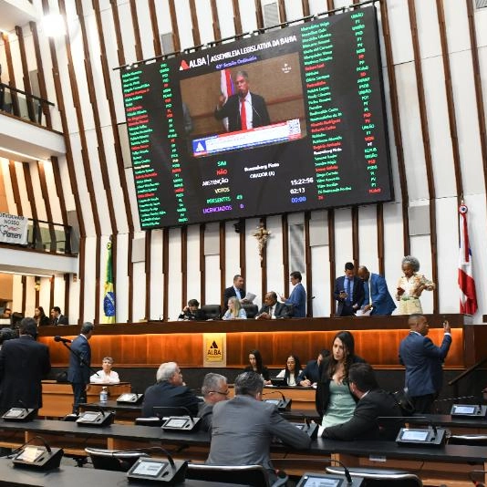 Deputados autorizam Jerônimo a contrair empréstimo de R$ 4,5 bilhões