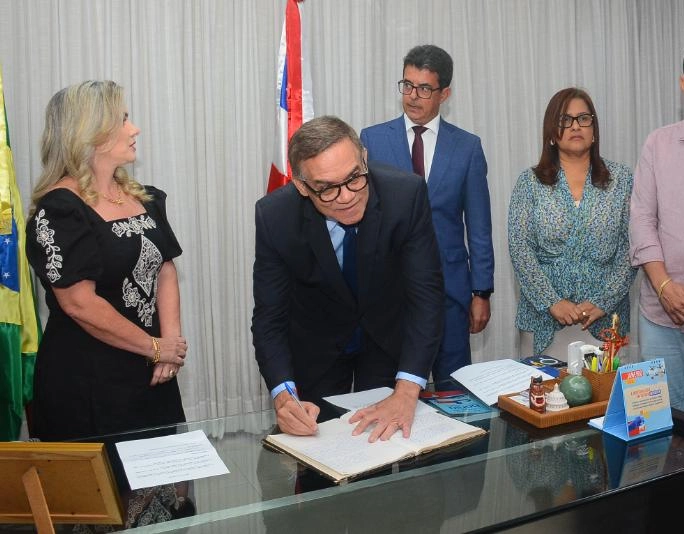 Luciano Ribeiro toma posse como deputado estadual na ALBA