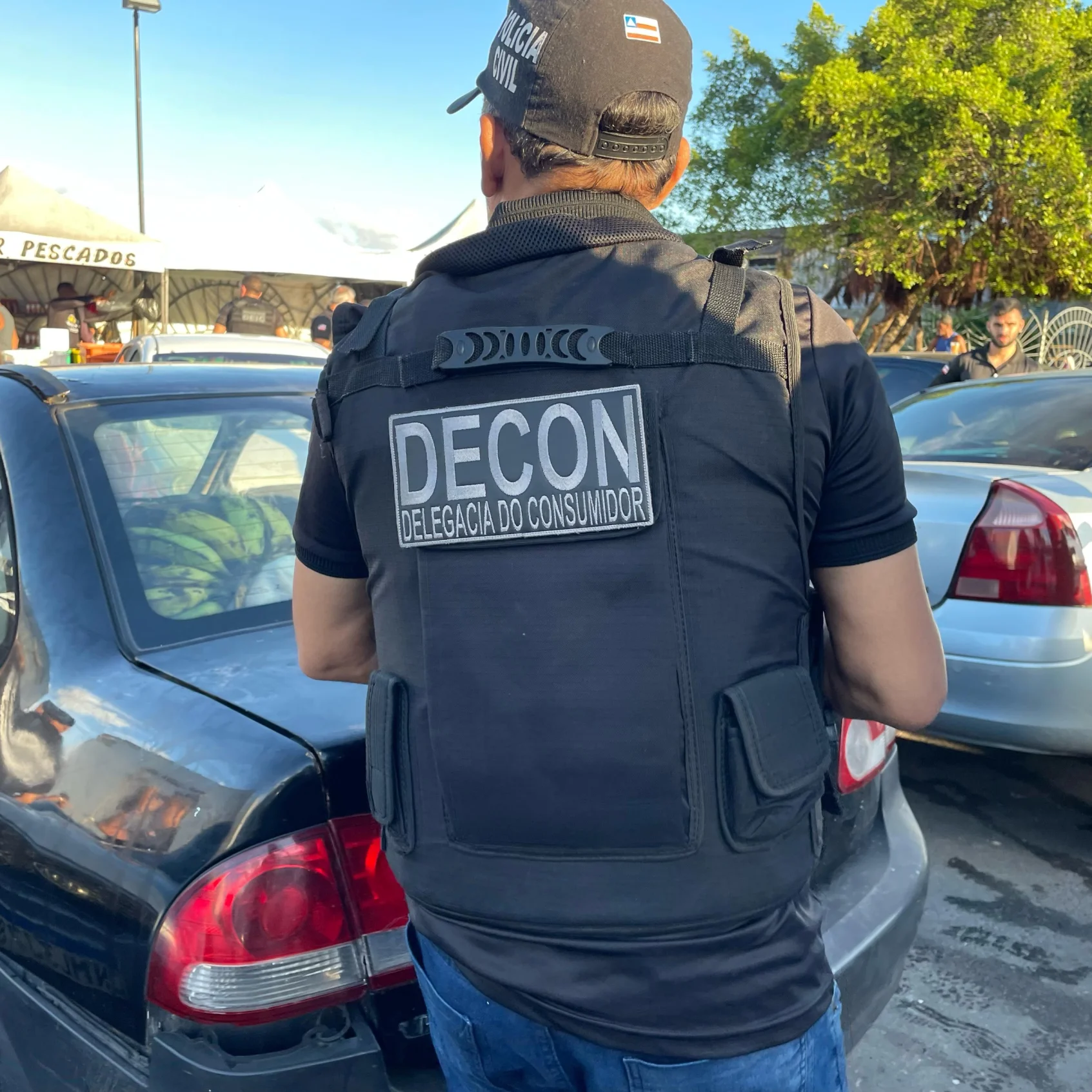 Polícia faz megaoperação em feiras de Salvador; veja balanço