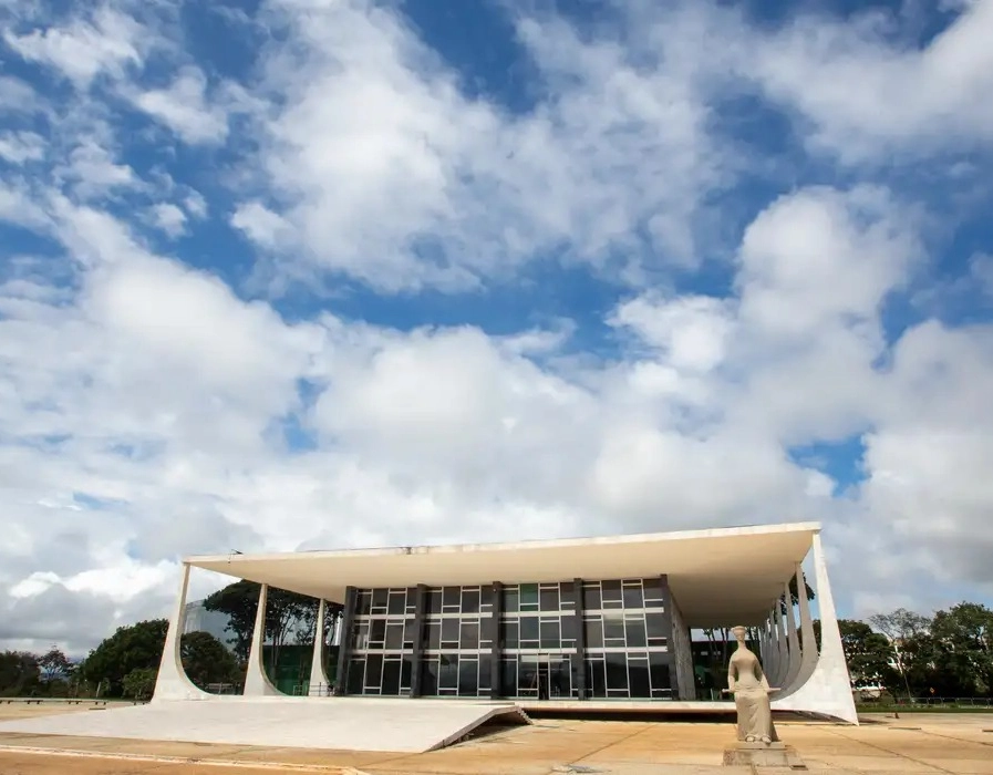 Ministro pede vista em ação sobre pagamento de precatórios até 2026