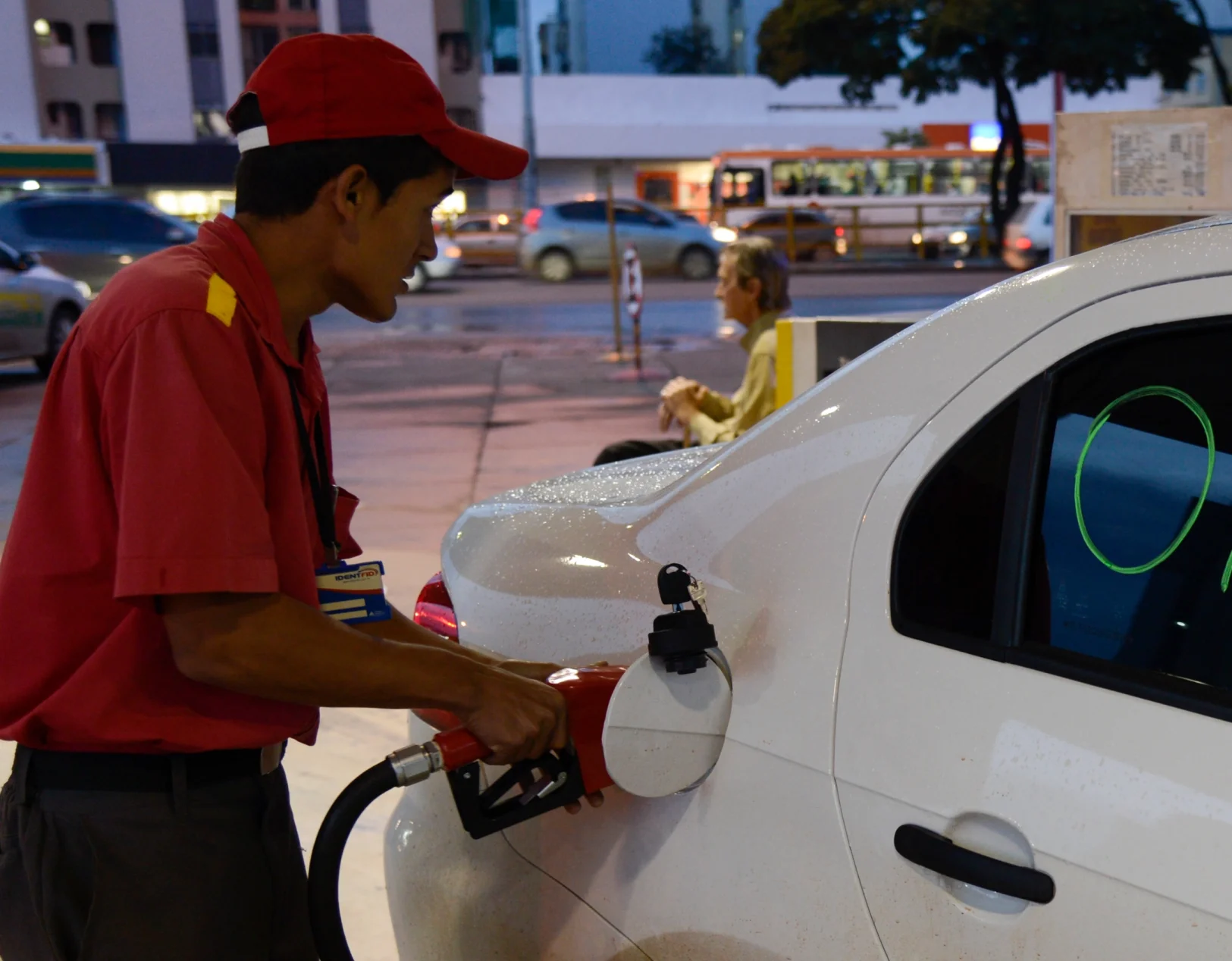 PL quer colocar bombas de autosserviço em postos e Federação reage: 'Ataque'