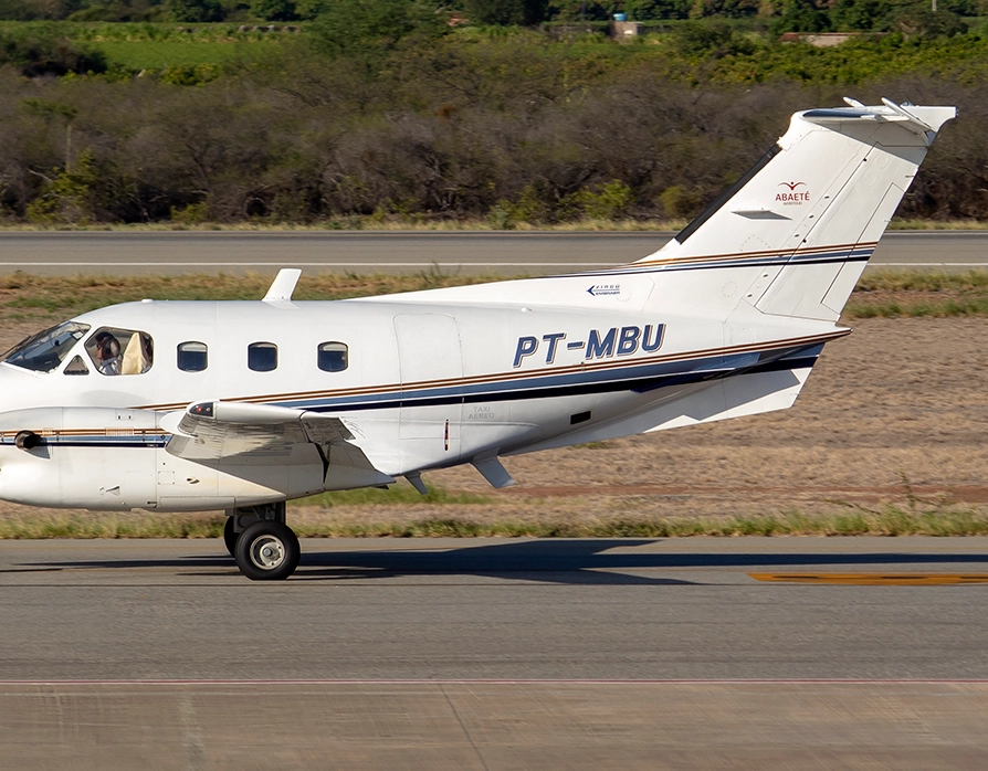 Médica com registro baiano e outras quatro pessoas morrem após avião da Abaeté cair em SP