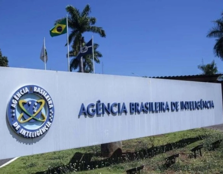 Servidores da Abin aprovam indicativo de greve e exigem demissão do diretor